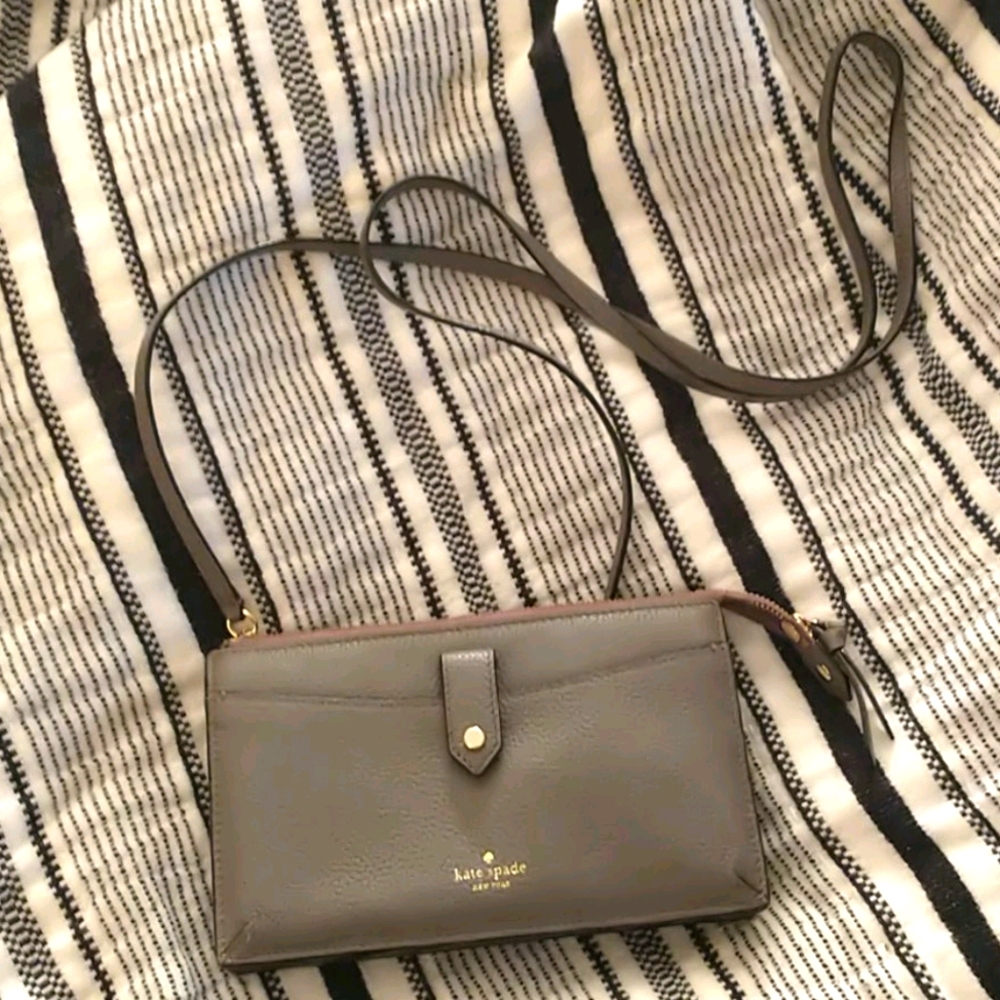 Kate Spade crossbody clutch